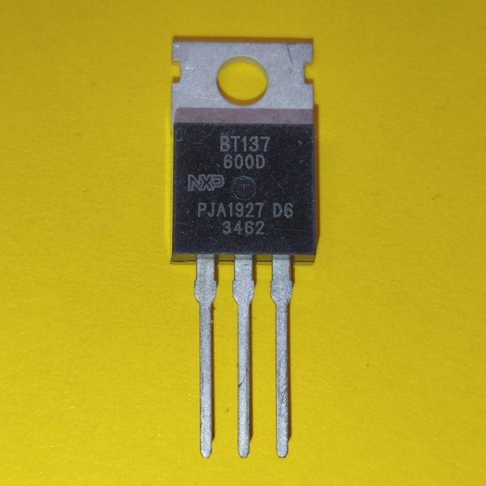 BT137-600D, симистор 4Q, 600В, 8А TO-220AB